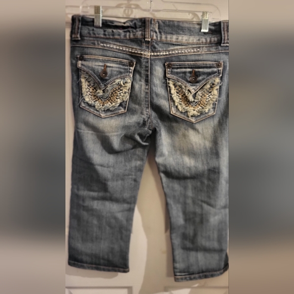 Candie's Pants - Candies Jean capris size 11 very little wear